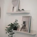 Home@moos شقة *